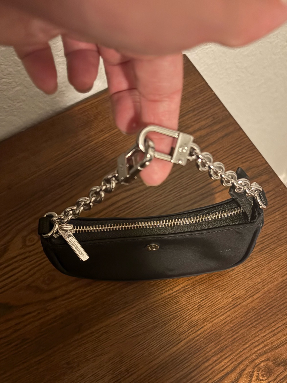 City Essentials Nano Shoulder Bag - Picture 5 of 9